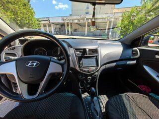 2012 Hyundai Solaris I, серебристый, 729000 рублей, вид 4