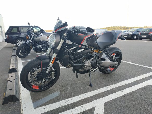 2019 Ducati Monster 821, чёрный - вид 10