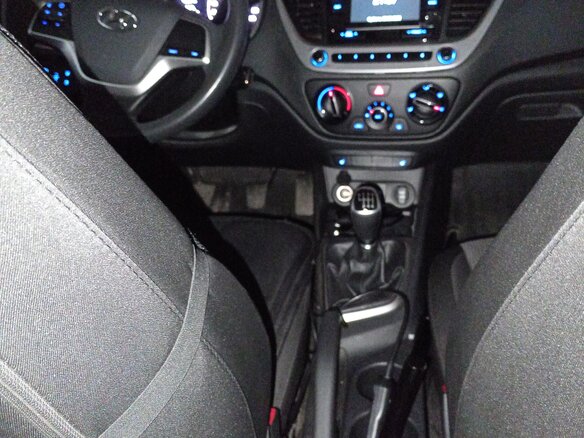 2018 Hyundai Solaris II, белый, 1300000 рублей - вид 11