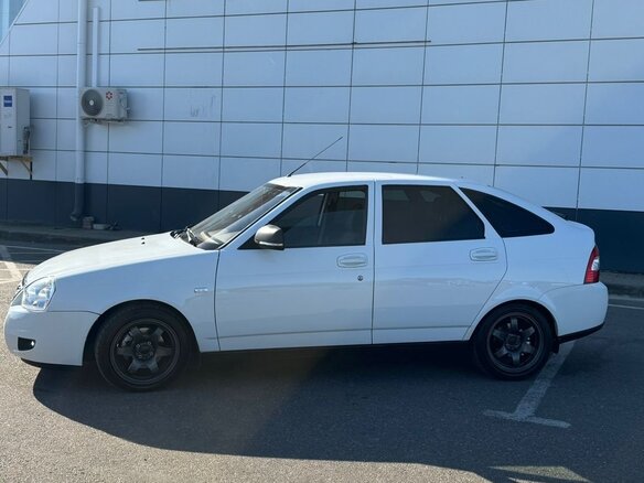 2015 Lada (ВАЗ) Priora I Рестайлинг, белый, 625000 рублей - вид 6