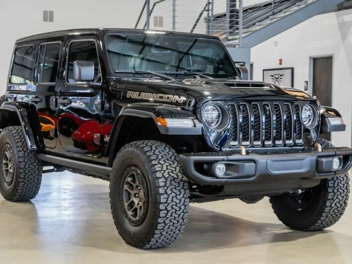 Открыть фотографии: Jeep Wrangler IV (JL)