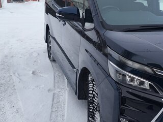 2018 Toyota Voxy III (R80) Рестайлинг, синий, 2900000 рублей, вид 3