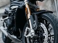 2021 Triumph Speed Triple, серый, 1200000 рублей - вид 1