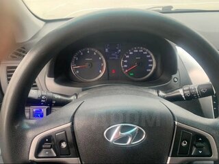 2015 Hyundai Solaris I Рестайлинг, серебристый, 810000 рублей, вид 5