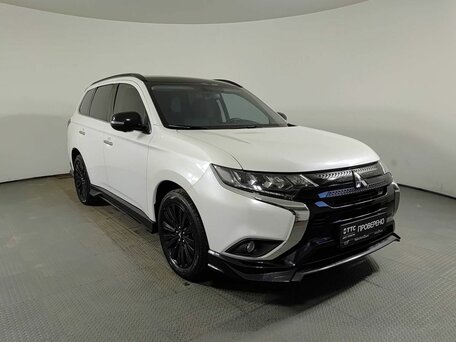 2022 Mitsubishi Outlander III Рестайлинг 3, белый, 2899000 рублей, вид 3