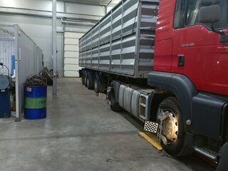 2008 MAN TGA, красный, 5000000 рублей, вид 2