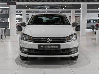 2017 Volkswagen Polo V Рестайлинг, белый, 1140000 рублей, вид 3