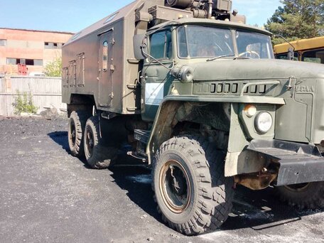 1989 Урал 4320, зелёный, 899999 рублей, вид 1