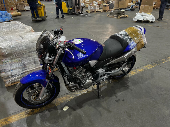 2003 Honda CB 900F Hornet, синий, 550000 рублей - вид 2