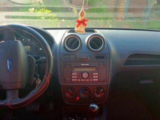 2007 Ford Fiesta Mk5, красный, 350000 рублей, вид 5