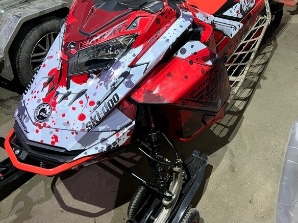 2022 BRP Ski-Doo Summit 850, красный, 2500000 рублей
