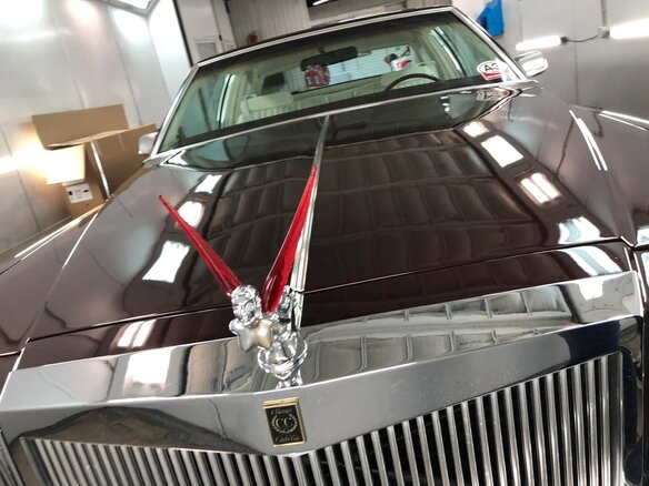 1982 Cadillac DeVille V, красный - вид 28