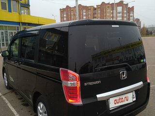 2014 Honda Stepwgn IV Рестайлинг, чёрный, 1585000 рублей, вид 4