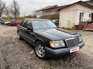 1995 Mercedes-Benz E-Класс 220 I (W124), чёрный, 2000000 рублей, вид 5