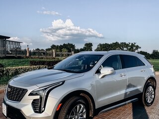 2021 Cadillac XT4 I, серебристый, 2195136 рублей, вид 1