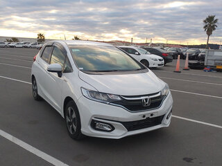 2018 Honda Fit III Рестайлинг, белый, 1150000 рублей, вид 4