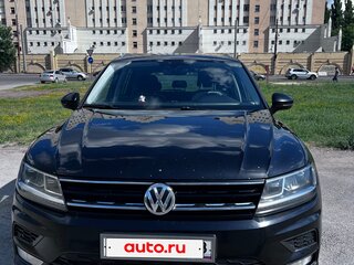 2017 Volkswagen Tiguan II, чёрный, 1800000 рублей, вид 2