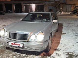 1999 Mercedes-Benz E-Класс 280 II (W210, S210), серебристый, 360000 рублей, вид 3