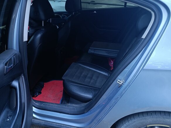 2010 Volkswagen Passat B6, серый, 750000 рублей - вид 11