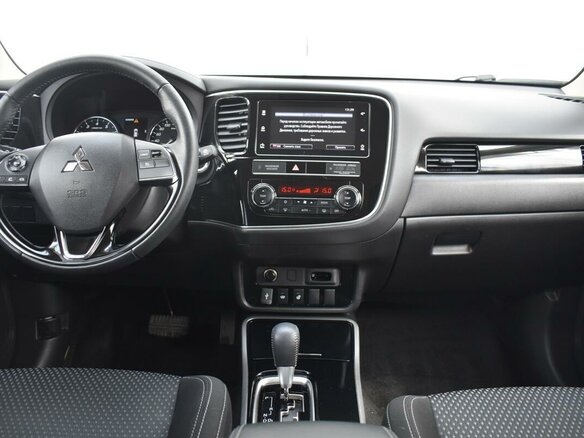 2020 Mitsubishi Outlander III Рестайлинг 3, серый - вид 11