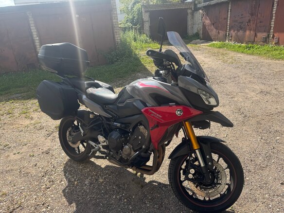 2019 Yamaha MT-09 Tracer (FJ-09), серый - вид 2