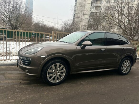 2013 Porsche Cayenne Diesel II (958), коричневый, 5200000 рублей - вид 3