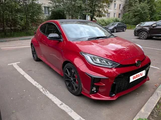 2021 Toyota Yaris IV, красный, 3300000 рублей, вид 1