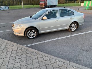 2013 Skoda Octavia II (A5) Рестайлинг, серый, 700000 рублей, вид 4