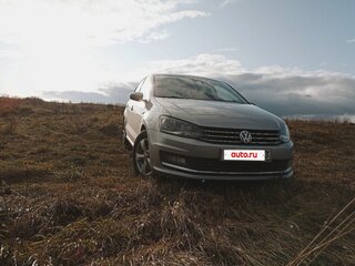 2018 Volkswagen Polo V Рестайлинг, серый, 1050000 рублей, вид 1
