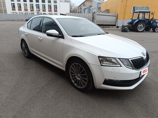 2017 Skoda Octavia III (A7) Рестайлинг, белый, 1100000 рублей, вид 3