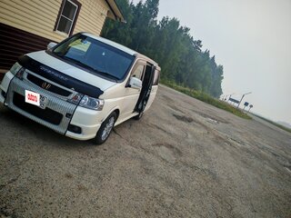 2004 Honda Stepwgn Spada II Рестайлинг, белый, 700000 рублей, вид 3