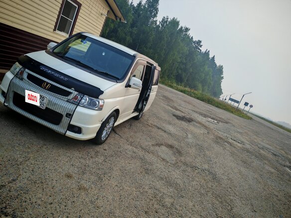 2004 Honda Stepwgn Spada II Рестайлинг, белый, 700000 рублей - вид 2