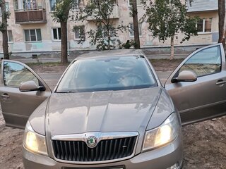 2012 Skoda Octavia II (A5) Рестайлинг, бежевый, 800000 рублей, вид 1