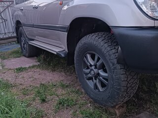 2003 Toyota Land Cruiser 105 100 Series Рестайлинг 1, серый, 2660000 рублей, вид 2