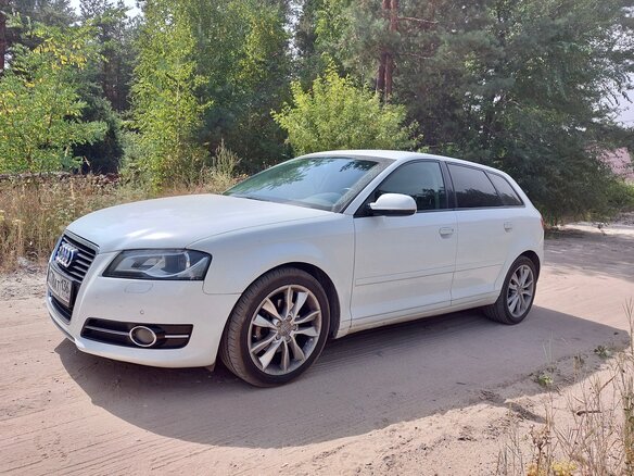 2011 Audi A3 II (8P) Рестайлинг 2, белый, 1010000 рублей - вид 2