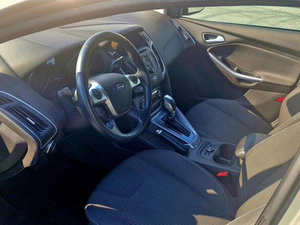2015 Ford Focus III, серебристый, 1000000 рублей - вид 8
