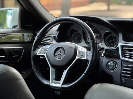 2013 Mercedes-Benz E-Класс 300 IV (W212, S212, C207), белый, 1949000 рублей, вид 2