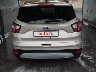 2016 Ford Escape III Рестайлинг, бежевый, 1350000 рублей, вид 1
