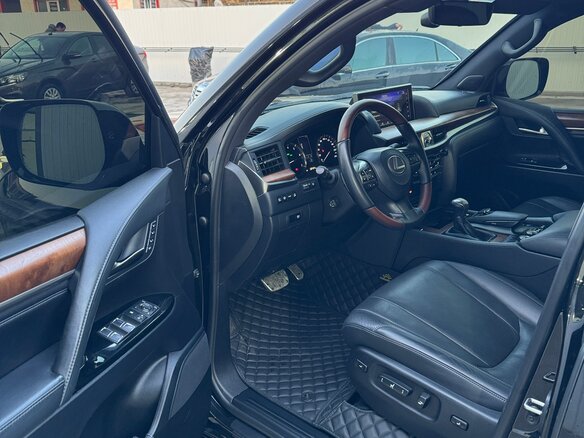 2018 Lexus LX 570 III Рестайлинг 2, чёрный, 11000000 рублей - вид 11