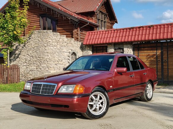 2000 Mercedes-Benz C-Класс 180 I (W202) Рестайлинг, чёрный, 300000 рублей - вид 2