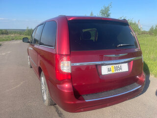 2014 Chrysler Town & Country V Рестайлинг, красный, 1950000 рублей, вид 1