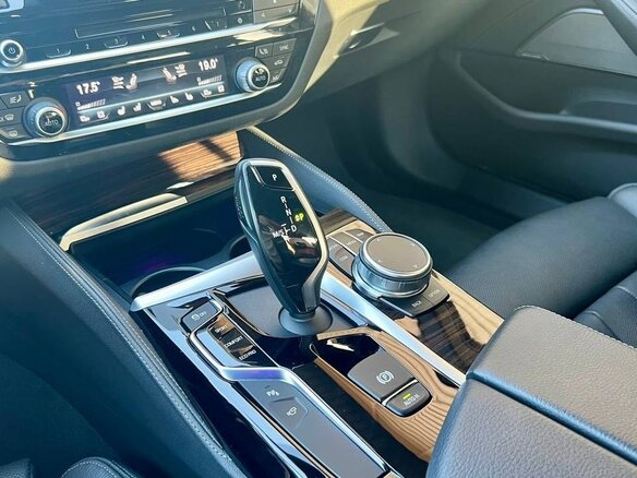 2019 BMW 5 серии 520i VII (G30/G31/G38), чёрный, 3524878 рублей - вид 16