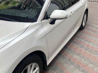 2020 Toyota Camry VIII (XV70), белый, 2900000 рублей, вид 3