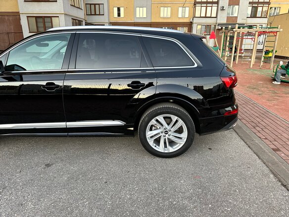 2021 Audi Q7 45 TFSI II (4M) Рестайлинг, чёрный, 5600000 рублей - вид 9