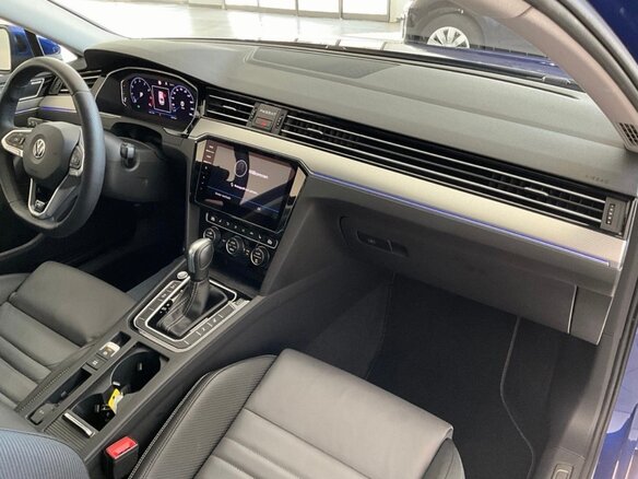 2020 Volkswagen Passat B8 Рестайлинг, синий, 2999999 рублей - вид 14