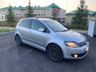 2011 Volkswagen Golf Plus II, серебристый, 300000 рублей, вид 3