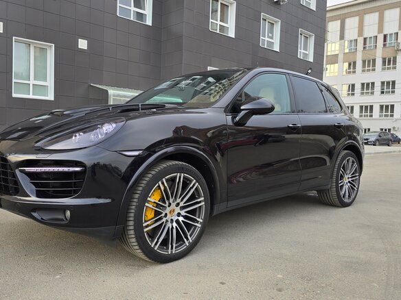 2012 Porsche Cayenne Turbo S II (958), чёрный, 3700000 рублей
