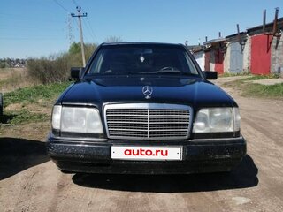 1994 Mercedes-Benz E-Класс 220 I (W124), чёрный, 370000 рублей, вид 2