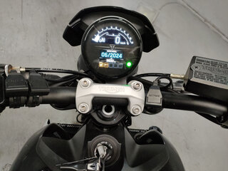 2021 Triumph Trident 660, чёрный, 700000 рублей, вид 5