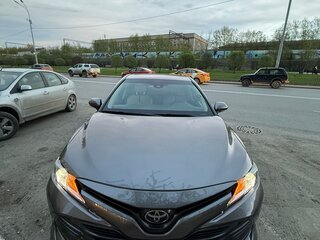 2017 Toyota Camry VIII (XV70), серый, 2960000 рублей, вид 3